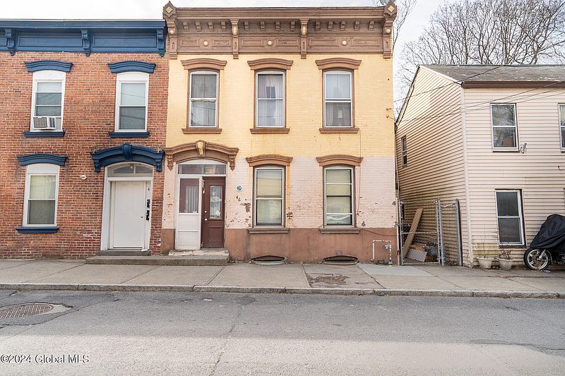 3rd image of 46 Ida St.