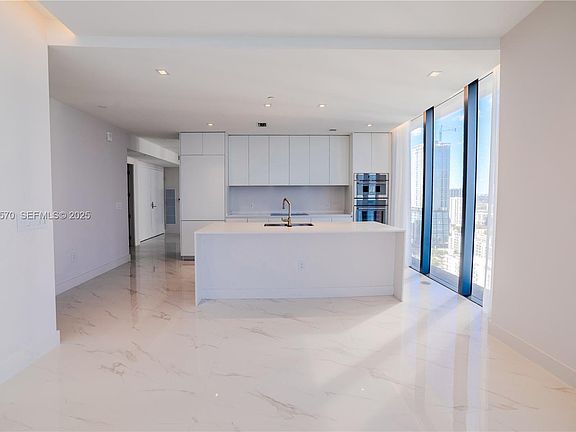 5th image of 700 NE 24th St #2501