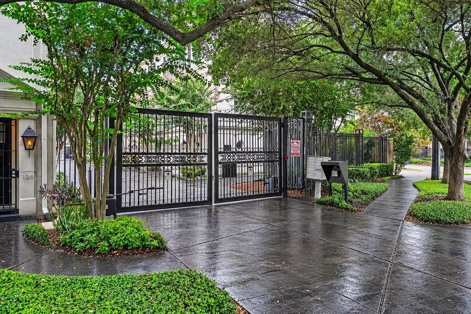 3 bed, 3.5 bath, 2337 sqft, $3,600 — Photo 1