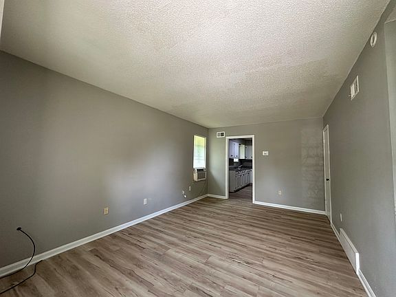 3rd image of 1339 N McNeil St