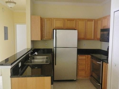 5th image of 1601 Nectarine St APT D2