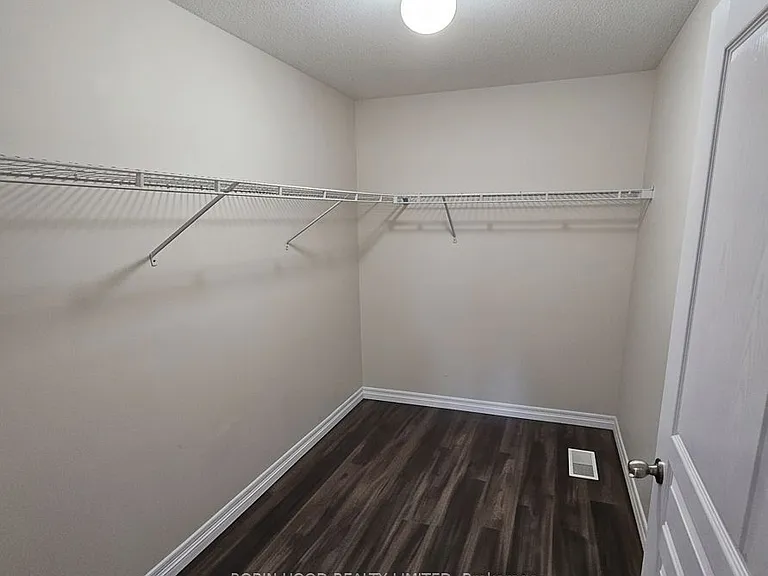 84 Hardcastle Dr — Photo 8
