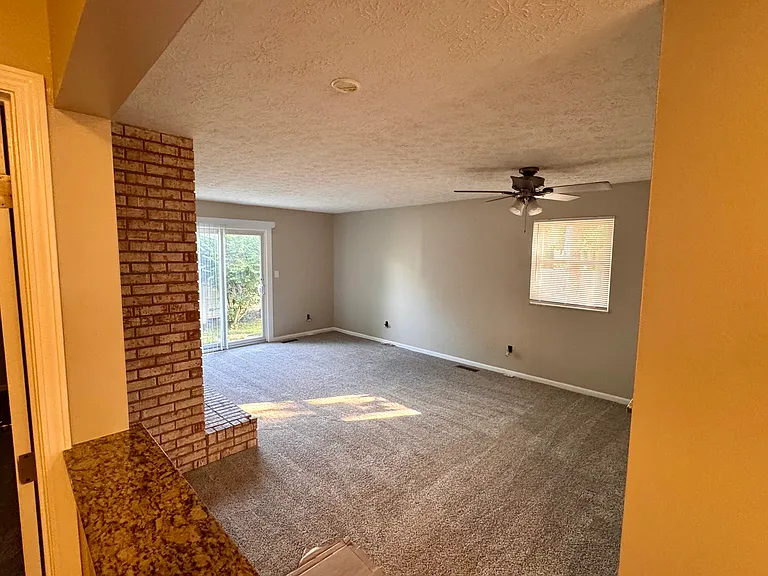 855 Bluffway Dr #855 — Photo 3