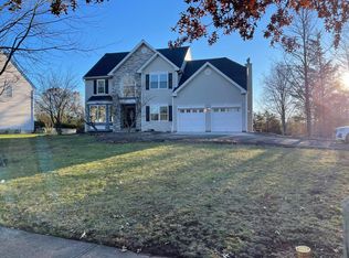30 Meadow Hills Dr, Somerset, NJ 08873