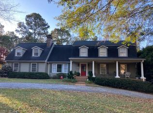 126 Chestnut Ln, Central, SC 29630