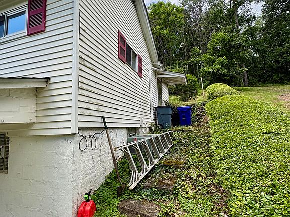 5th image of 511 California Hollow Rd