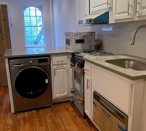 3rd image of 225 E 96th St APT 4FE