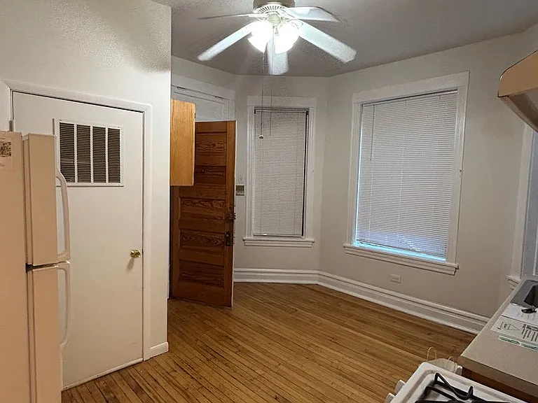 725 S Loomis St — Photo 6