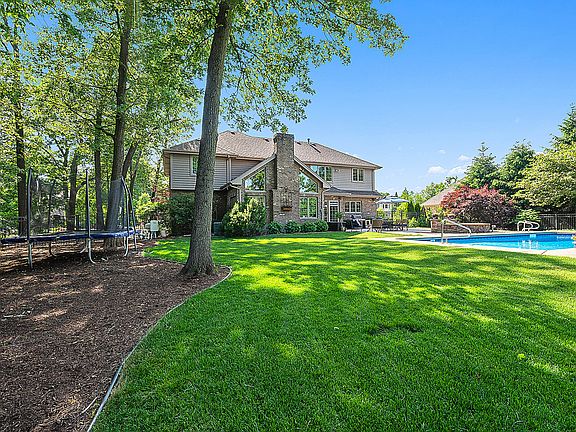 4th image of 16035 S Wildwood Ln