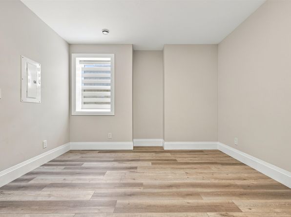 1 bedroom rental in Surrey — photo 14