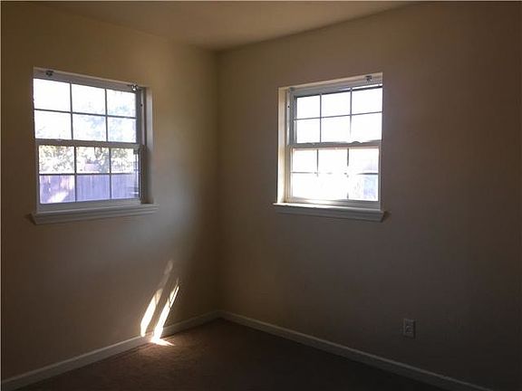 2nd image of 6031 Lilac Ln