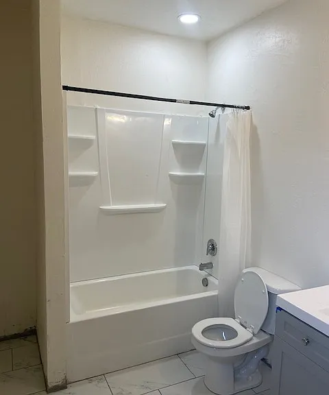 146 N 300 E — Photo 3