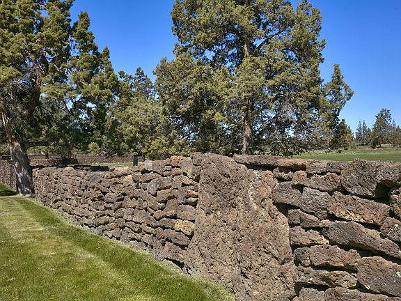 4th image of 10300 NE Canyons Ranch Dr