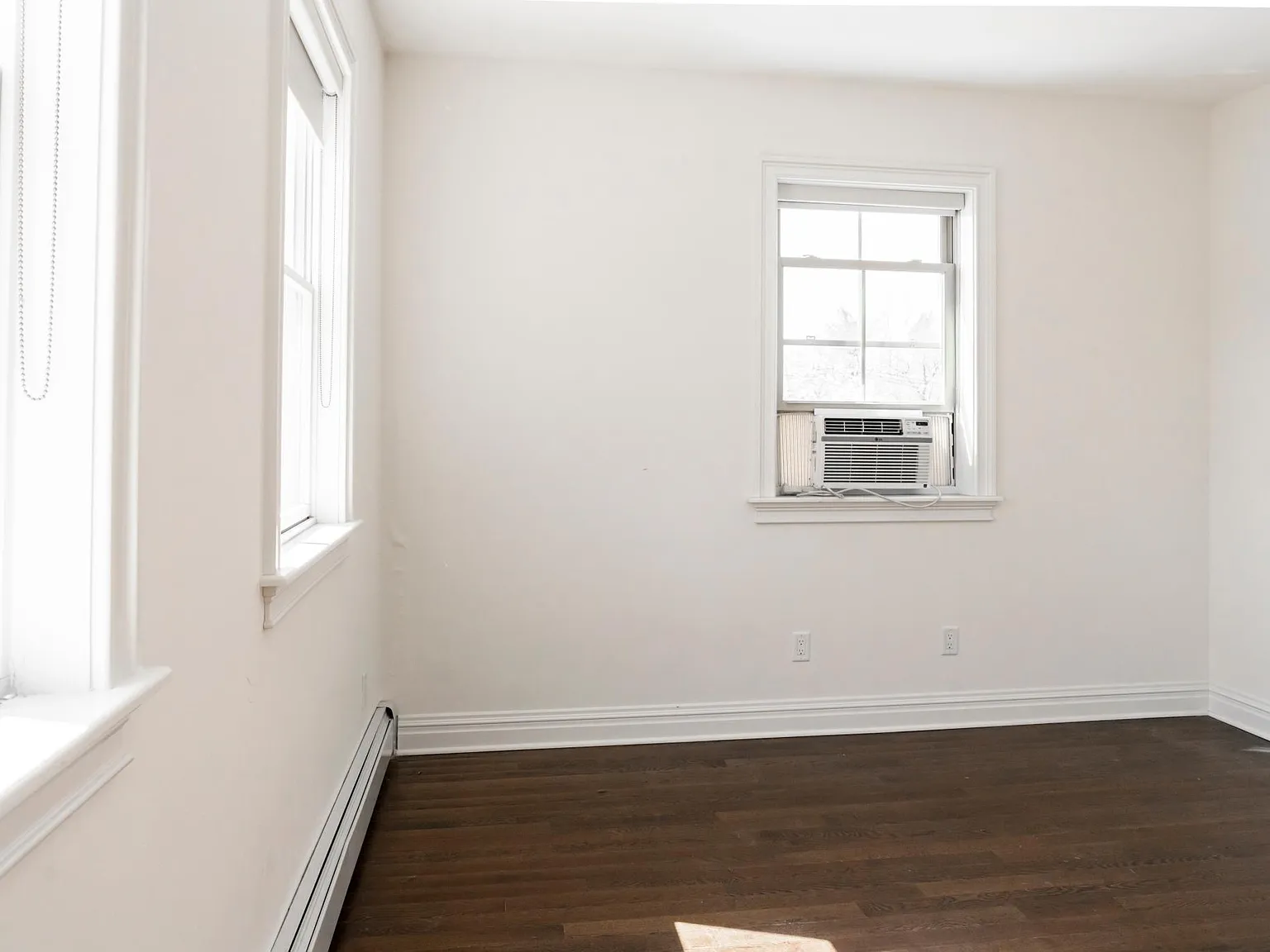 2 bed, 950 sqft, $3,000 — Photo 4