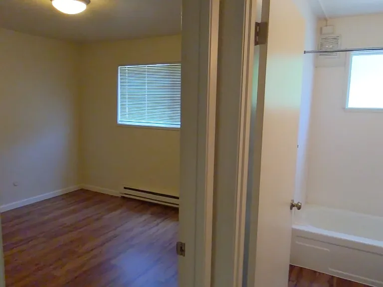 West Slope Apartments — Photo 17