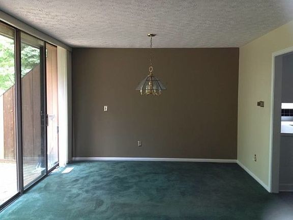 3rd image of 4762 Smoketalk Ln