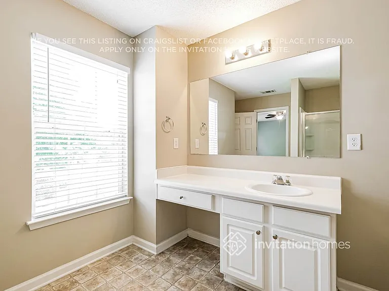 407 Windstone Trl — Photo 13