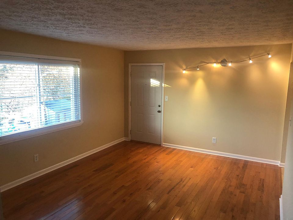 1st image of 828 Malabu Dr #320