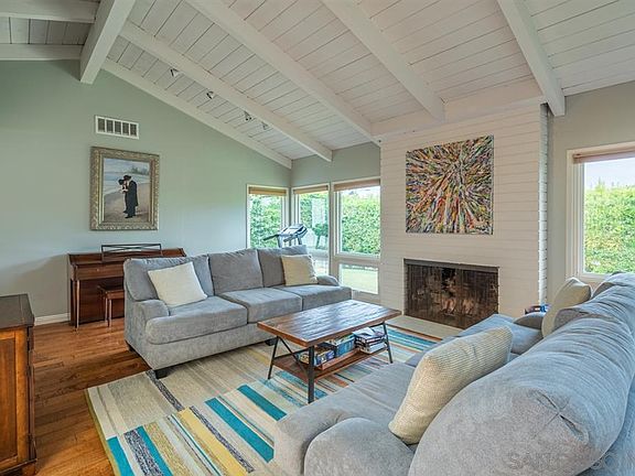 5th image of 8946 La Jolla Scenic Dr N