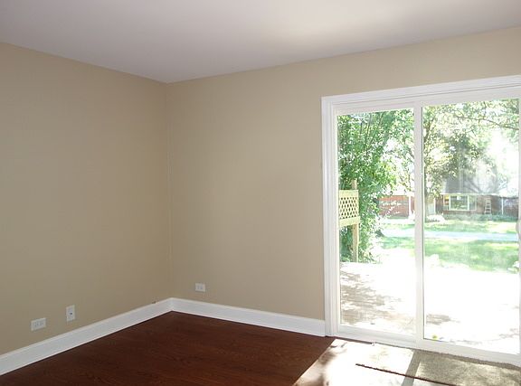 5th image of 3S158 Birchwood Dr
