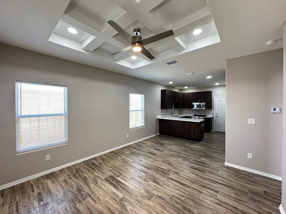 Building Photo - 4205 La Vista Ave #4