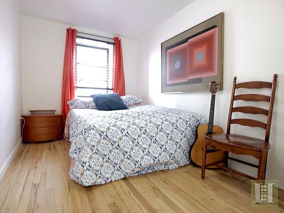 3rd image of 287A Hart St #2