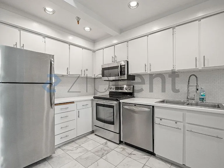 1406 Harvard Ave #16 — Photo 11
