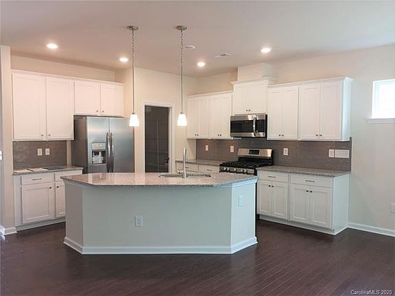 4th image of 16514 Emerald Dunes Dr Unit 2