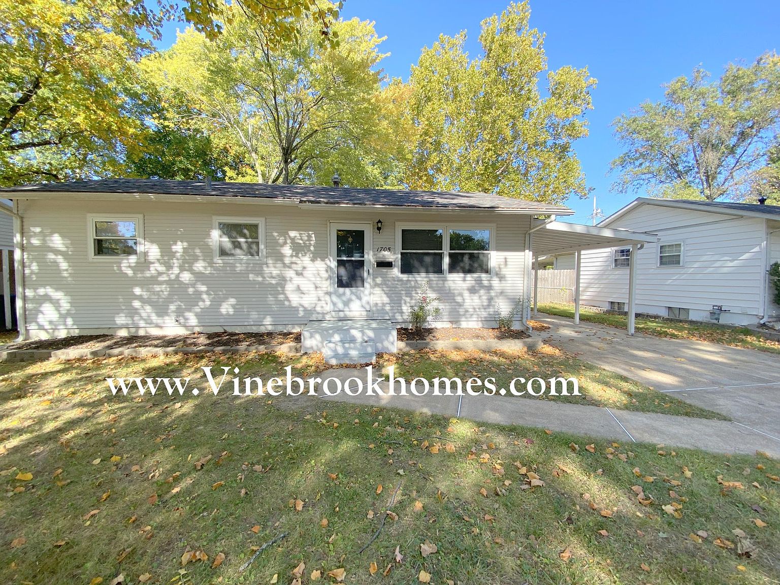 1705 Fenmore Dr, Florissant, MO 63031 | Zillow
