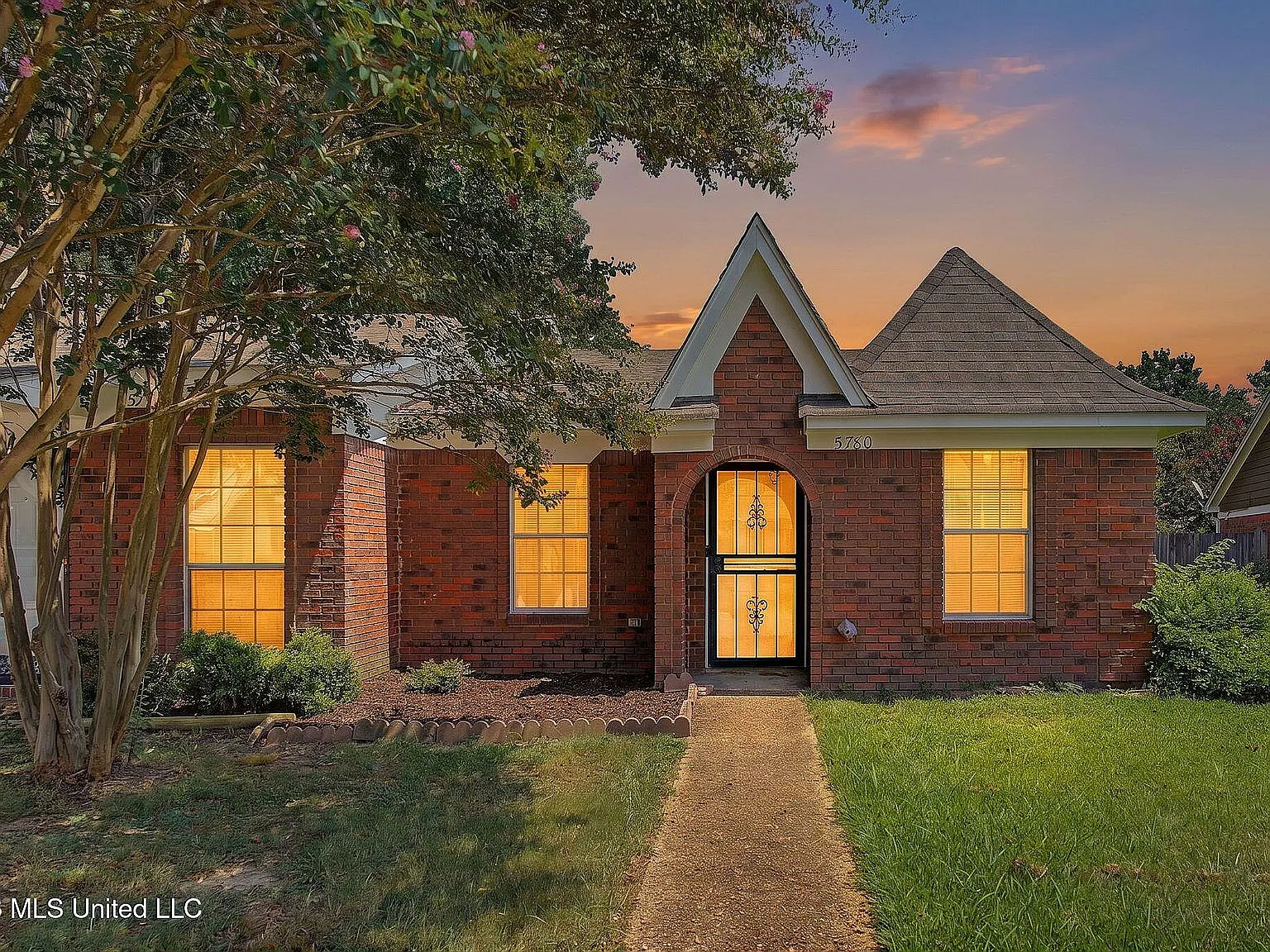 3 bed, 1150 sqft, $1,500 — Photo 1