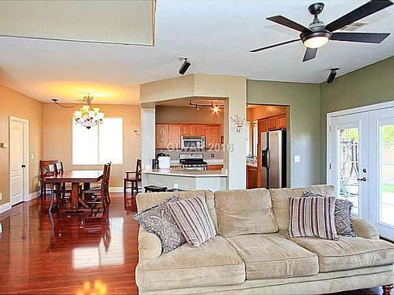 3rd image of 8924 Meisenheimer Ave