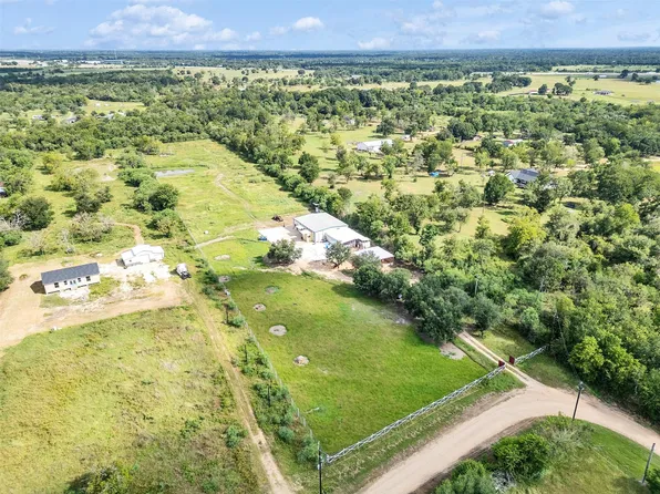 2024 Beverly Ln, Sealy, TX 77474