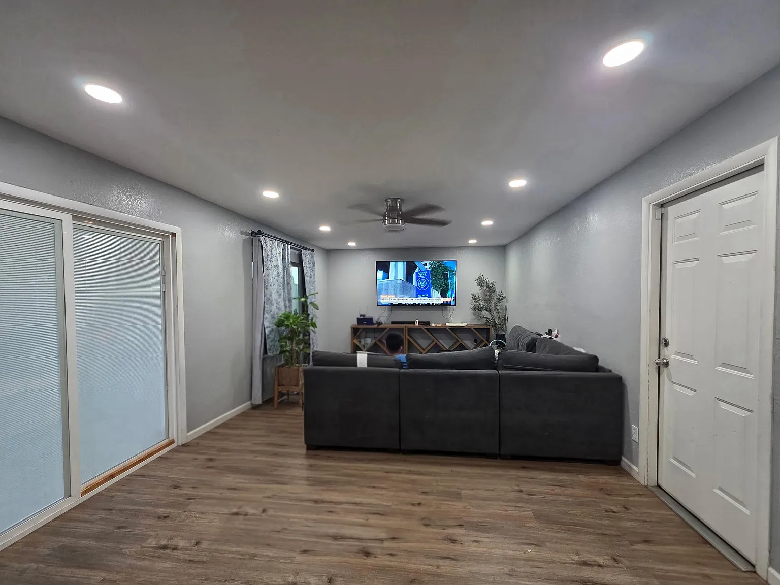 3 bed, 1343 sqft, $2,400 — Photo 4