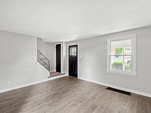4th image of 4804 Brierly Dr W