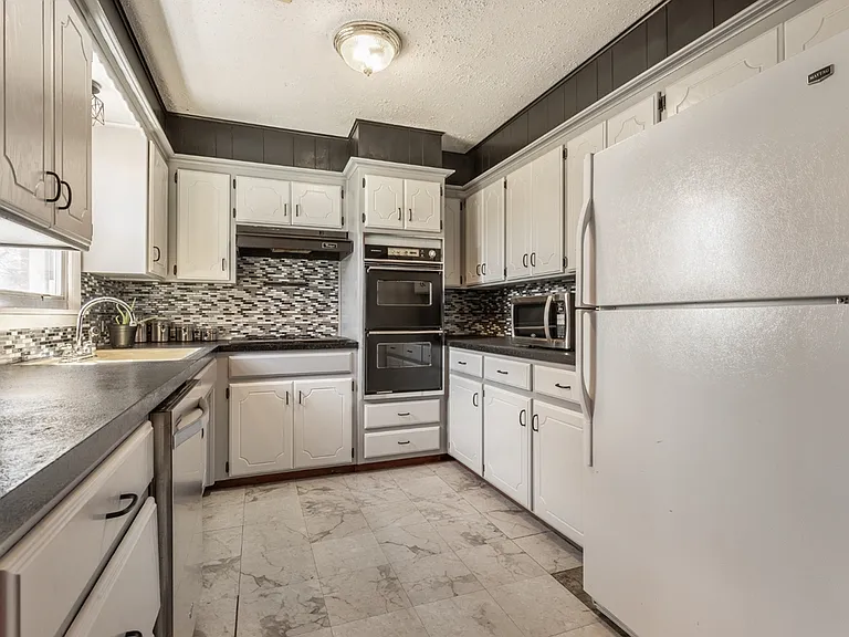 3204 SE 19th St — Photo 2