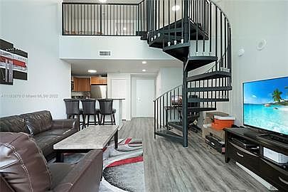 5th image of 300 S Biscayne Blvd #1