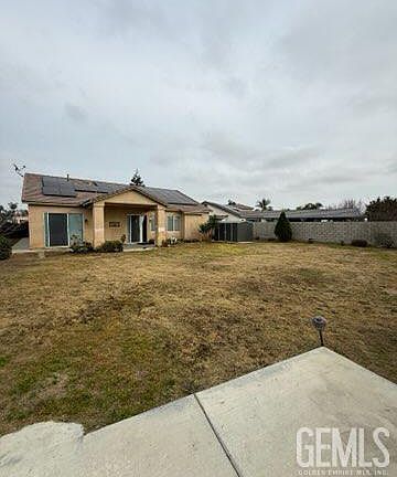 3rd image of 207 Riesling Vines St