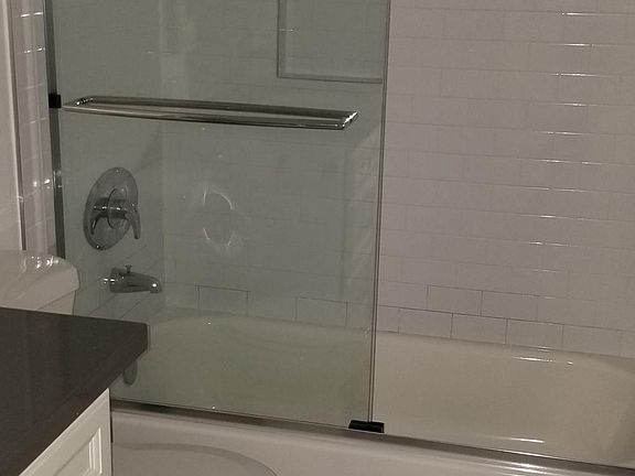 3rd image of 6016 Whitsett Ave APT 1