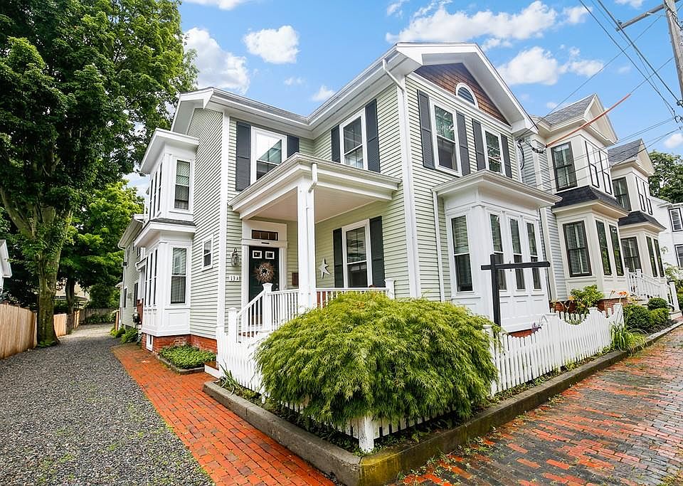 1st image of 13 Tremont St #1