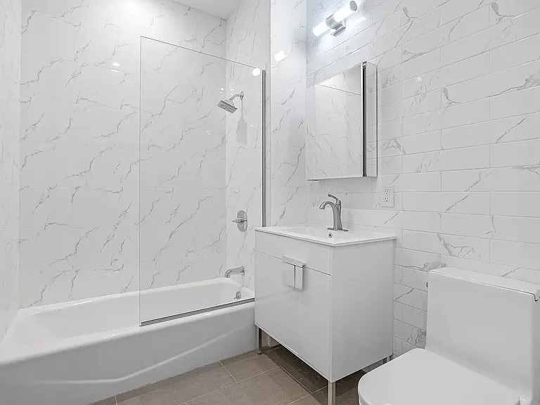 322 E 32nd St #1D — Photo 11