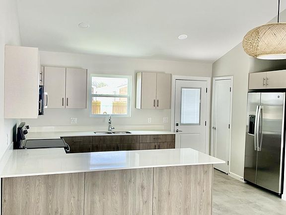 3rd image of 1300 E Iris Ave #3
