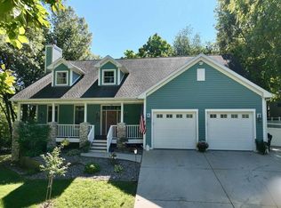 81 Indian Trl, Edgerton, WI 53534