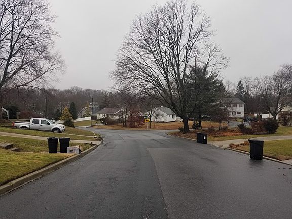 4th image of 16 Marvin Dr