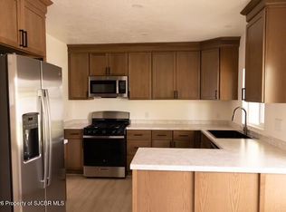 1204 N Wall Ave, Farmington, NM 87401
