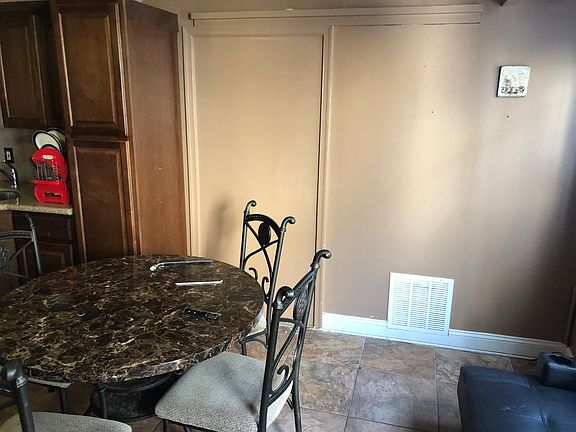 3rd image of 287 Hett Ave Floor 1
