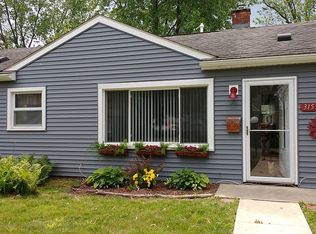 31553 Brown St, Garden City, MI 48135