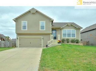 706 N Spruce St, Gardner, KS 66030