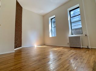 50 Carmine St #1R, New York, NY 10014