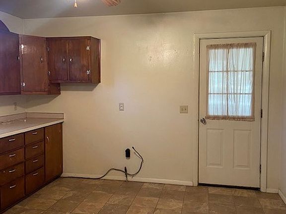 3rd image of 1611 County Road 607