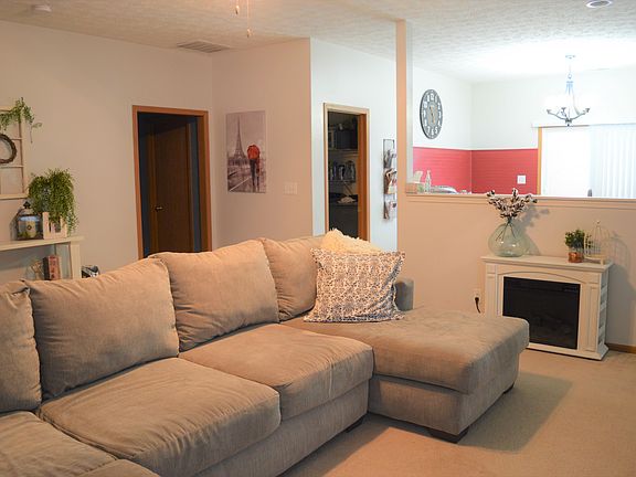 4th image of 283 Chapelhill Dr